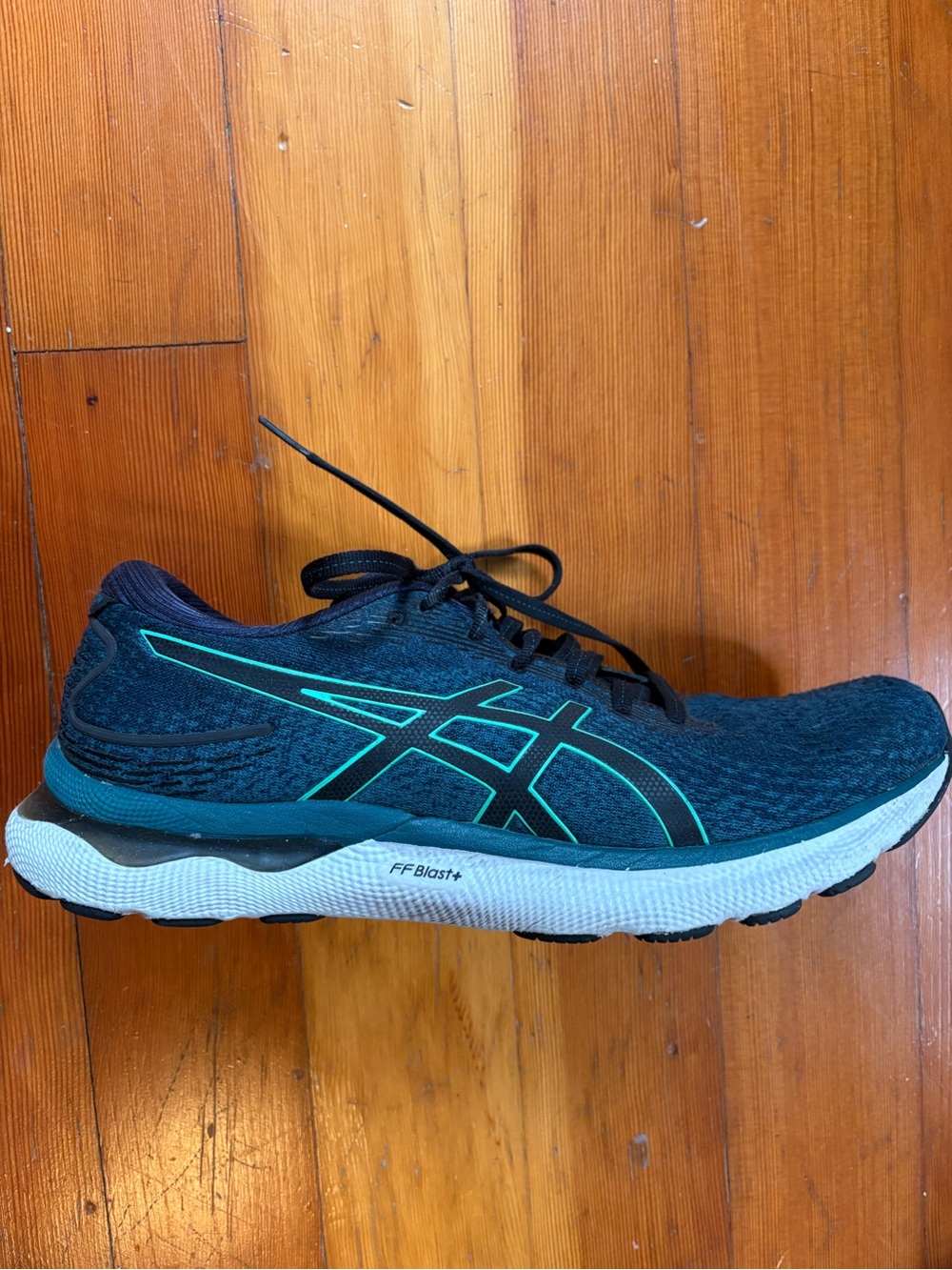 ASICS Men's Running Shoe in Teal and Black Accent